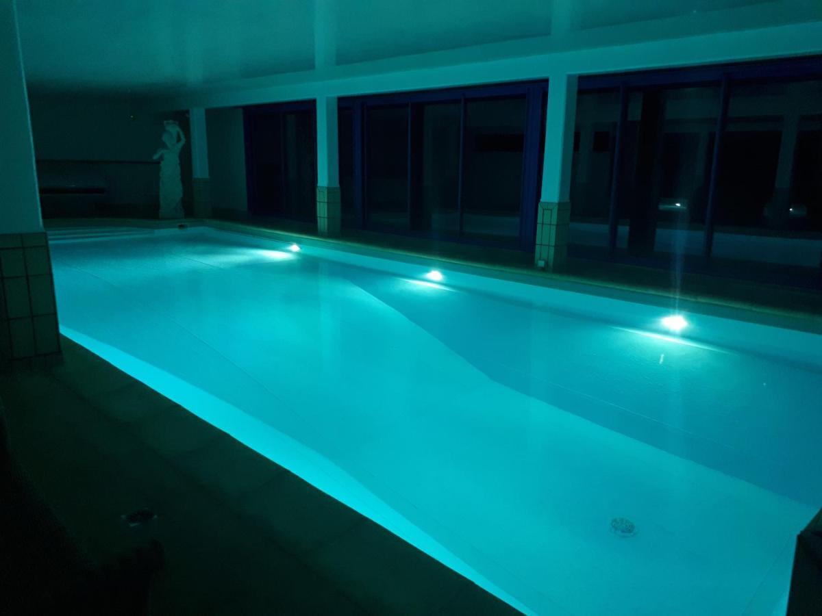 Le Manoir De La Mantille Caudry Ngoại thất bức ảnh